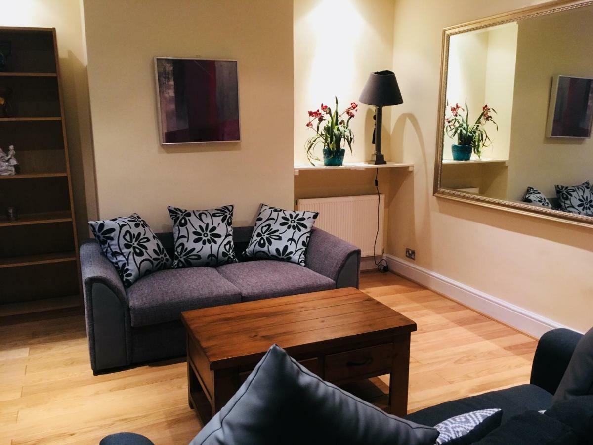 Large 2 Bedroom 2 Bathroom Apartment In Westminster Londra Exterior foto